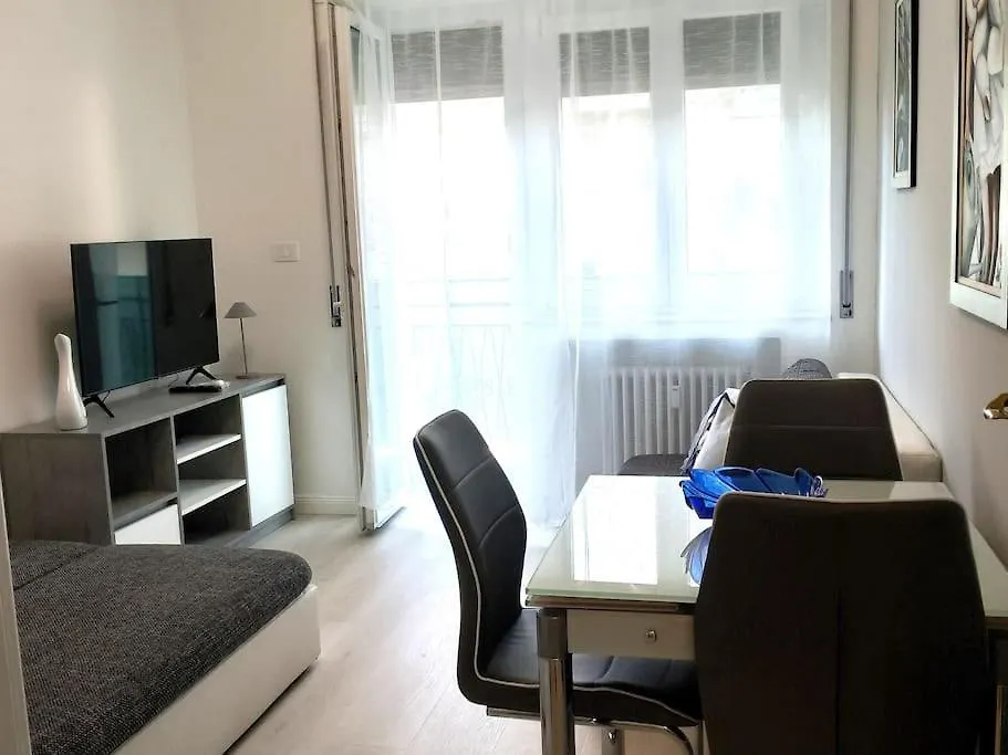 Host Flora Sanremo Apartment