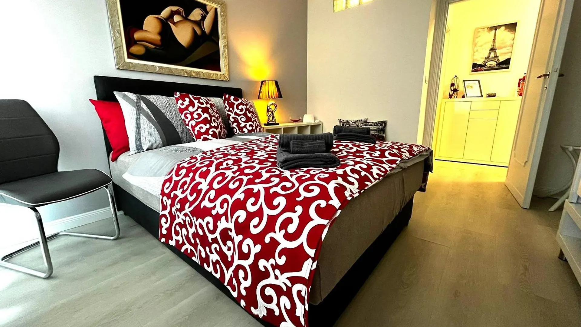 Host Flora Sanremo Apartment